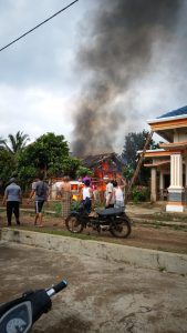 Rumah Milik Muhlisin Warga Tanggamus di Lalap Sijago Merah