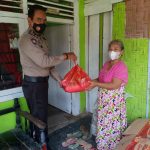 Bhabinkamtibmas Polsek Baradatu Salurkan Bantuan Sembako Bagi Warga Terdampak Covid -19